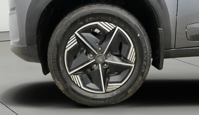 2023 Tata NEXON FEARLESS 1.2 REVOTRON 6 MT DT, Petrol, Manual, 19,601 km, Left Front Wheel