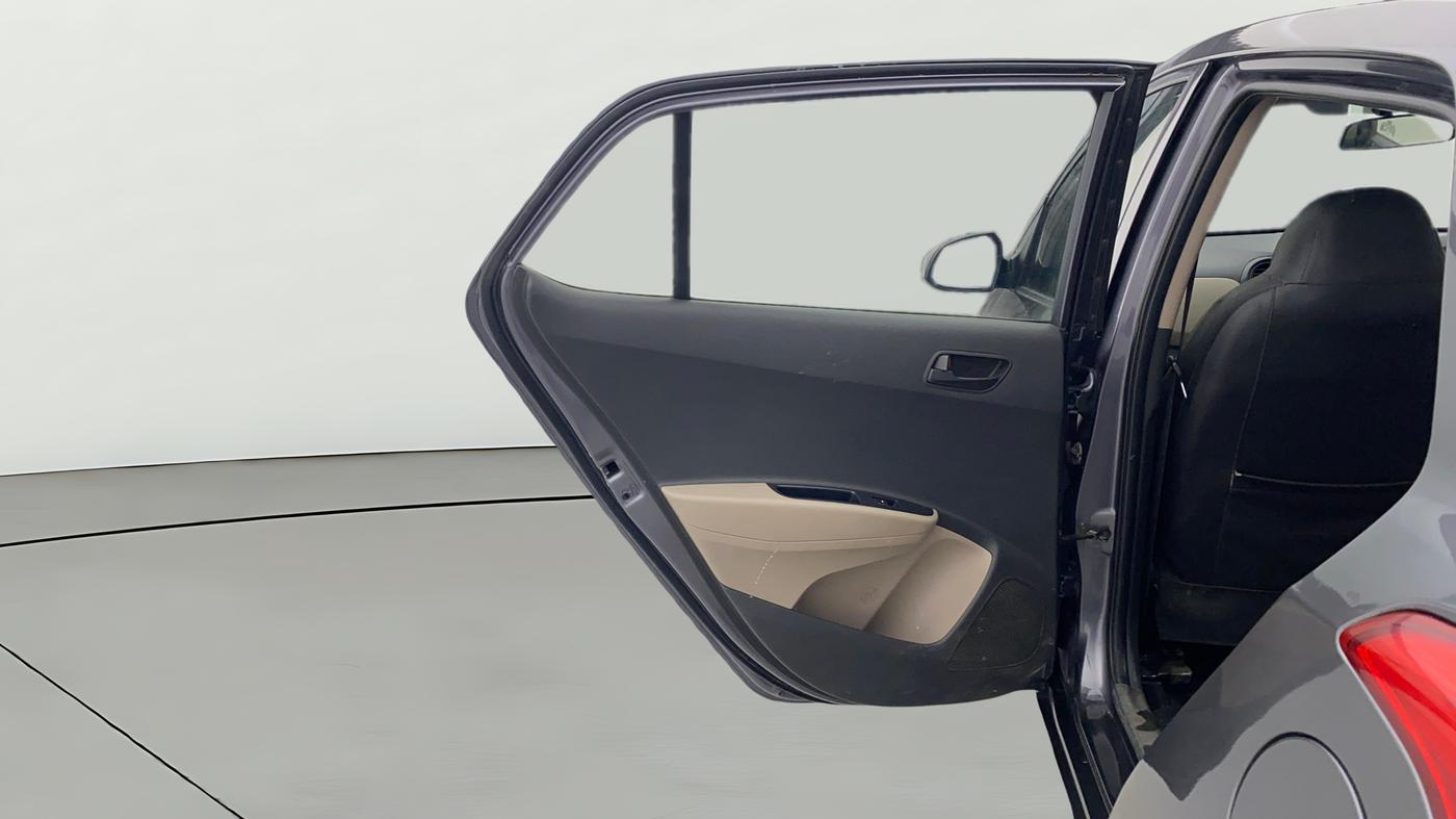 2016 Hyundai Grand i10 MAGNA AT 1.2 KAPPA VTVT, Petrol, Automatic, 1,44,747 km, LHS Rear Door