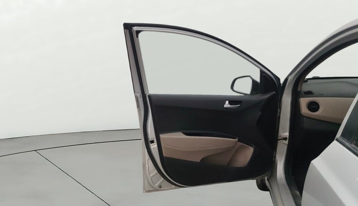 2016 Hyundai Xcent SX 1.2 (O), Petrol, Manual, 38,314 km, LHS Front Door