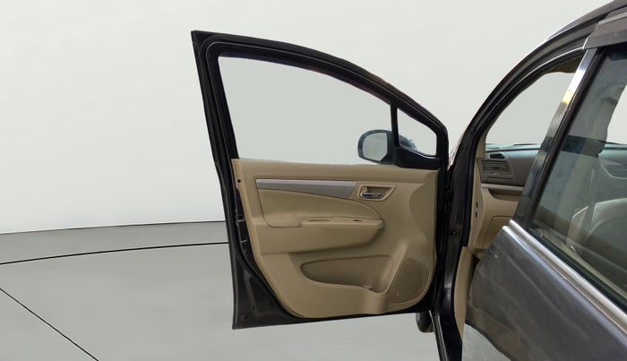 2016 Maruti Ertiga VXI CNG, CNG, Manual, 1,24,272 km, LHS Front Door