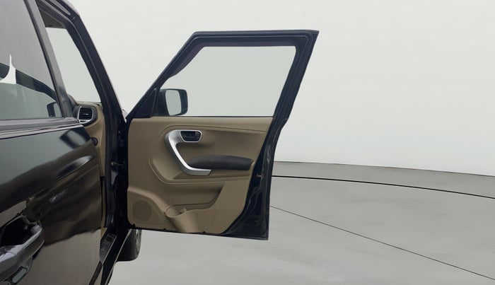 2018 Mahindra TUV300 T10, Diesel, Manual, 99,305 km, RHS Front Door