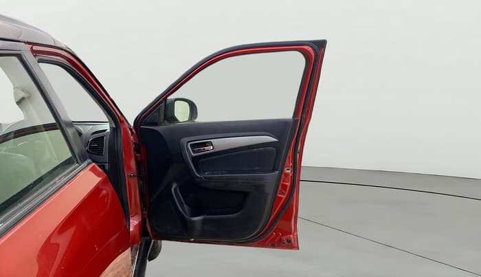 2019 Maruti Vitara Brezza ZDI PLUS AT DUAL TONE, Diesel, Automatic, 67,898 km, RHS Front Door