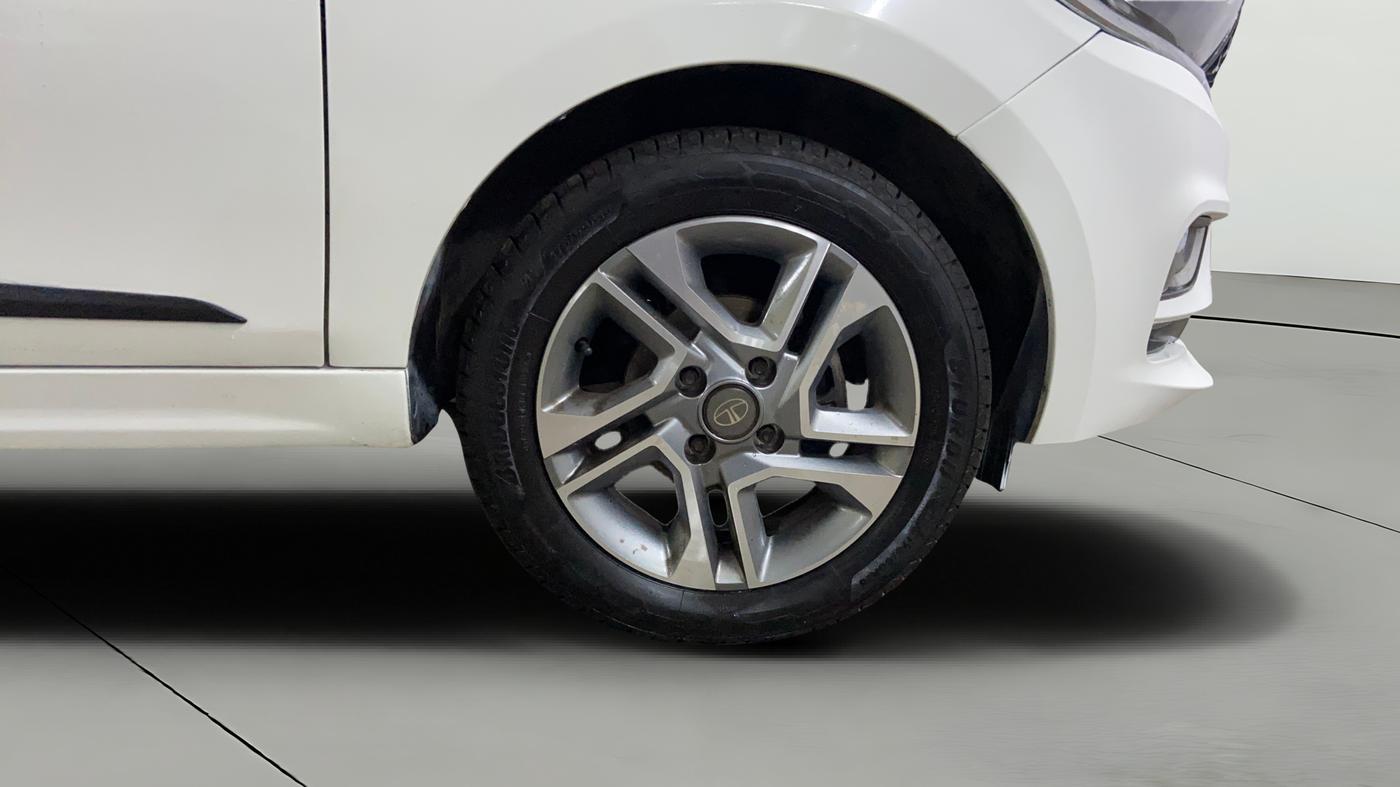 2022 Tata TIGOR XZA PLUS PETROL, Petrol, Automatic, 49,049 km, Right Front Wheel