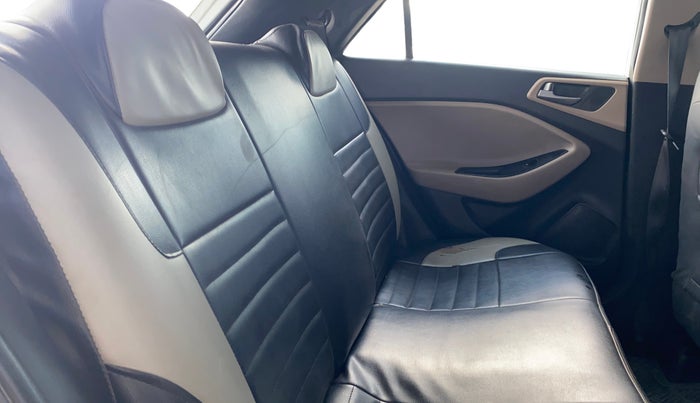 2018 Hyundai Elite i20 ASTA 1.4 CRDI, Diesel, Manual, 1,17,462 km, Right Side Rear Door Cabin