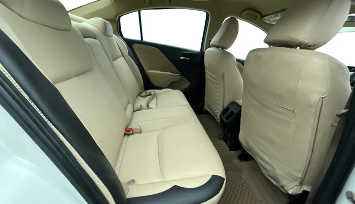 2015 Honda City 1.5L I-VTEC V MT, Petrol, Manual, 1,19,495 km, Right Side Rear Door Cabin
