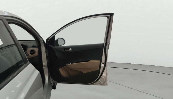 2015 Hyundai Xcent SX 1.2 (O), Petrol, Manual, 93,667 km, RHS Front Door