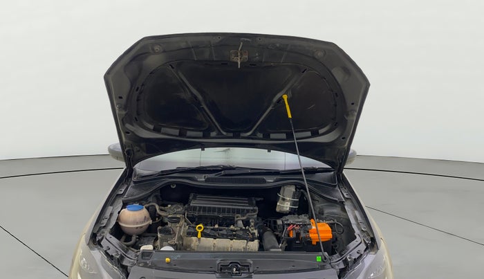 2015 Volkswagen Vento COMFORTLINE 1.6, Petrol, Manual, 45,326 km, Open Bonet