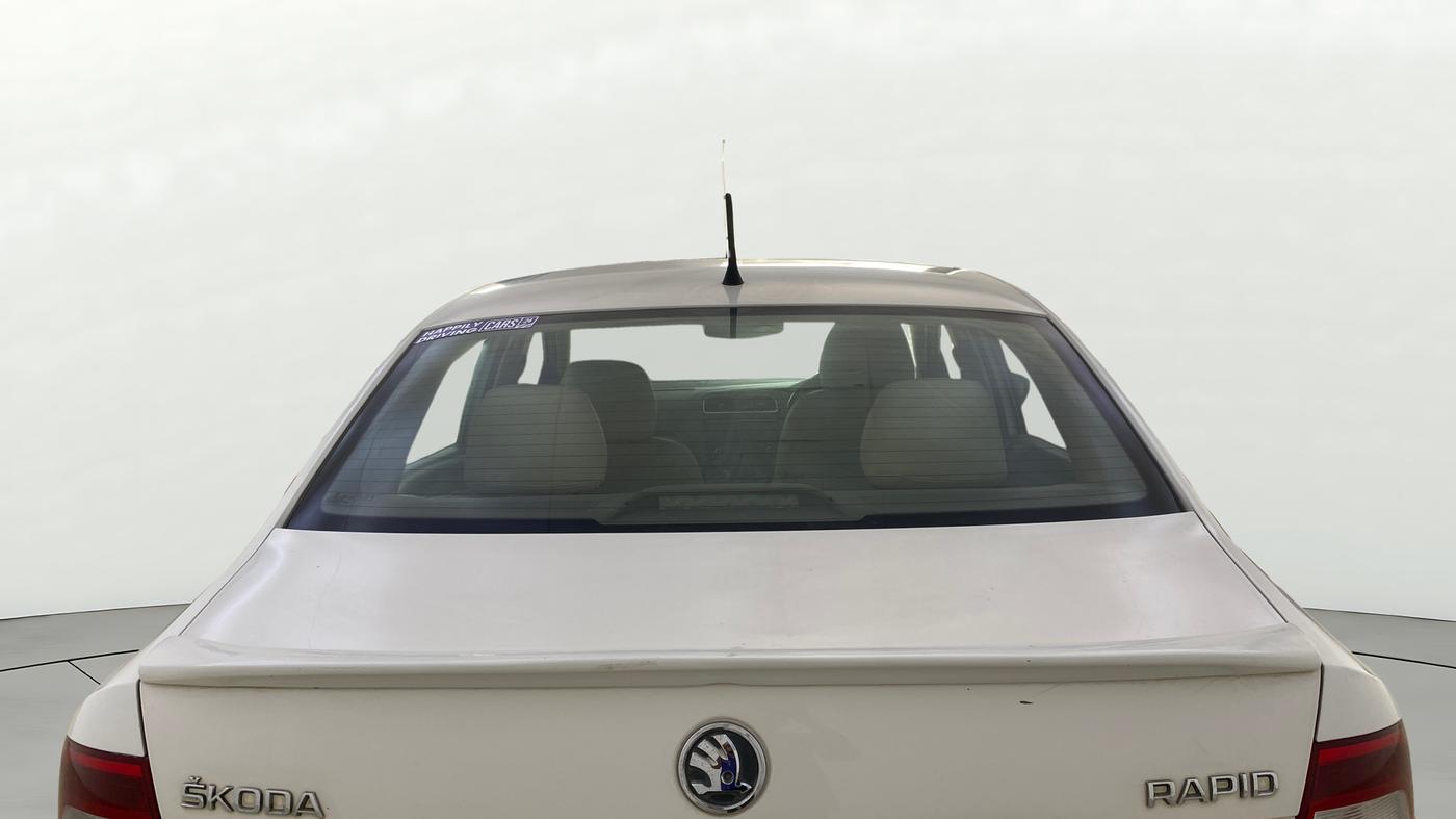 2014 Skoda Rapid AMBITION 1.6 MPI AT PLUS, Petrol, Automatic, 50,687 km, Rear Windshield