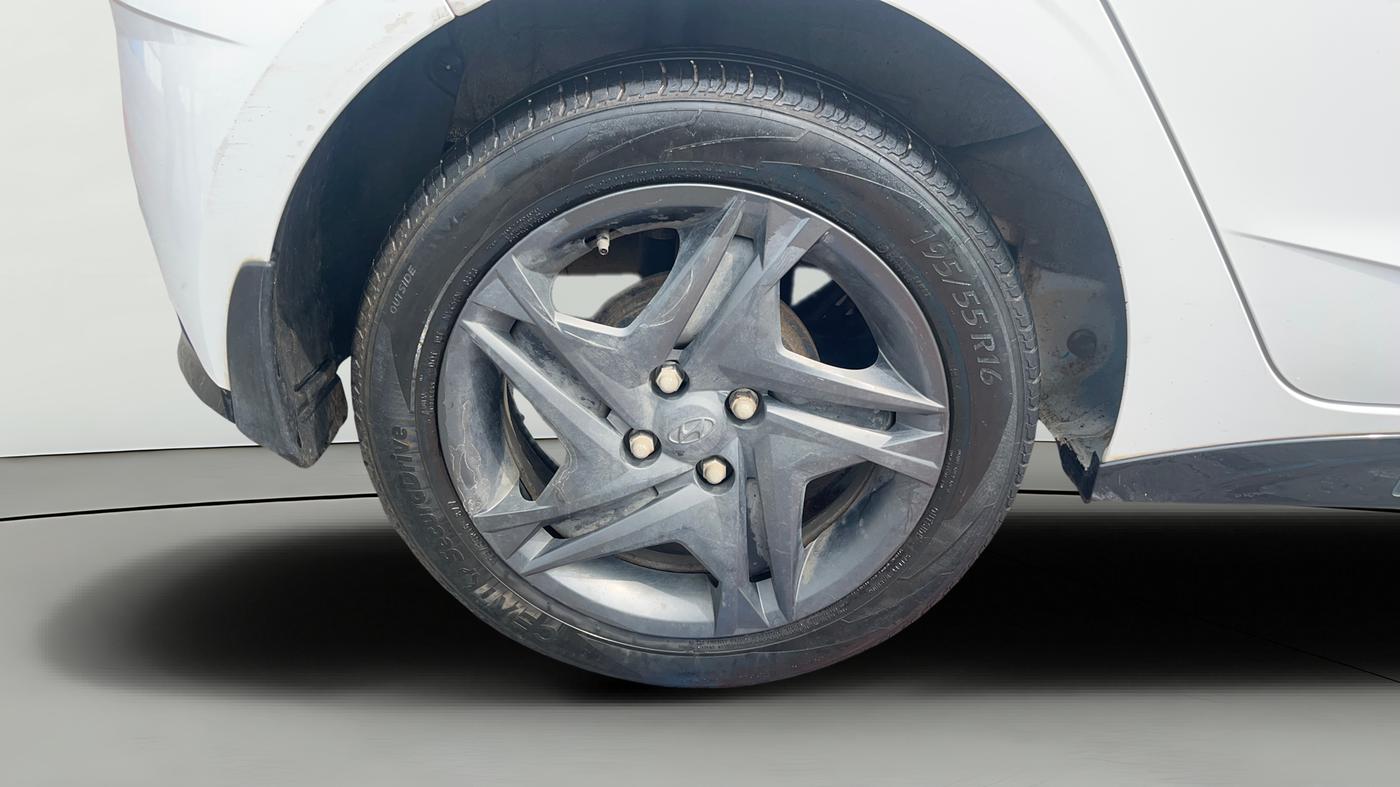 2023 Hyundai NEW I20 Sportz 1.2 IVT, Petrol, Automatic, 44,303 km, Right Rear Wheel