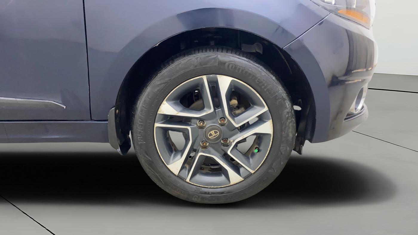 2018 Tata TIGOR XZ PLUS PETROL, Petrol, Manual, 1,00,922 km, Right Front Wheel