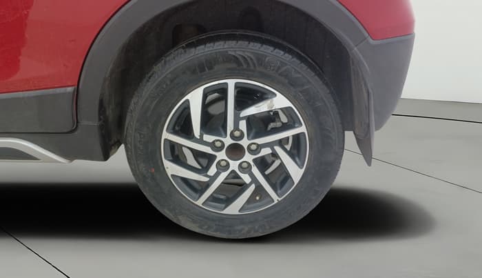 2022 Mahindra XUV300 W8 (O) 1.2 PETROL AMT, Petrol, Automatic, 12,444 km, Left Rear Wheel