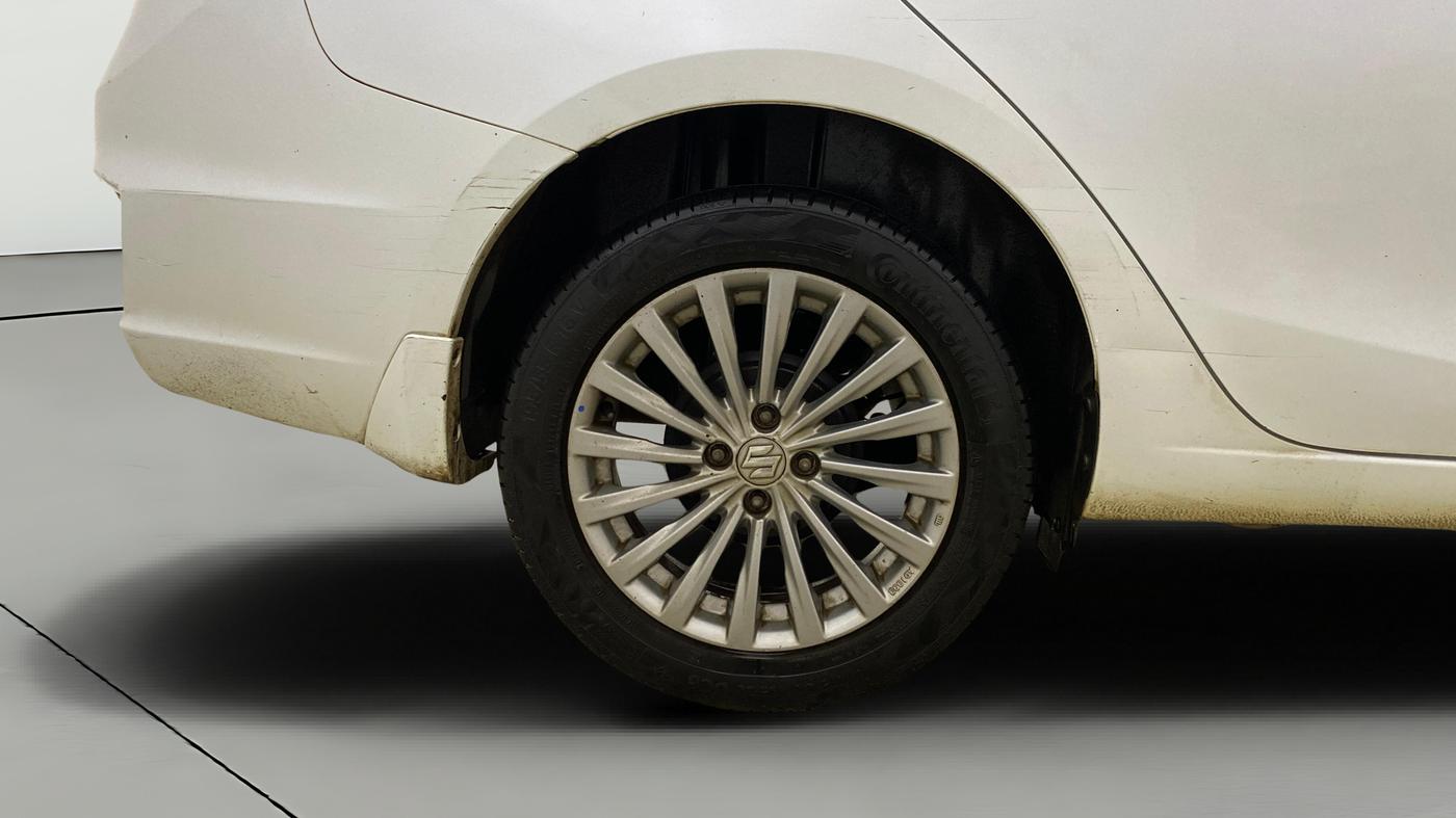 2016 Maruti Ciaz ZXI+ AT, Petrol, Automatic, 65,370 km, Right Rear Wheel