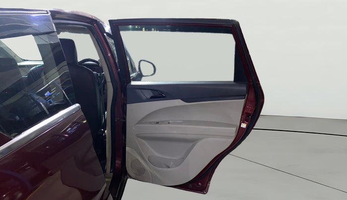2019 Mahindra MARAZZO M4 8 STR, Diesel, Manual, 87,903 km, RHS Rear Door
