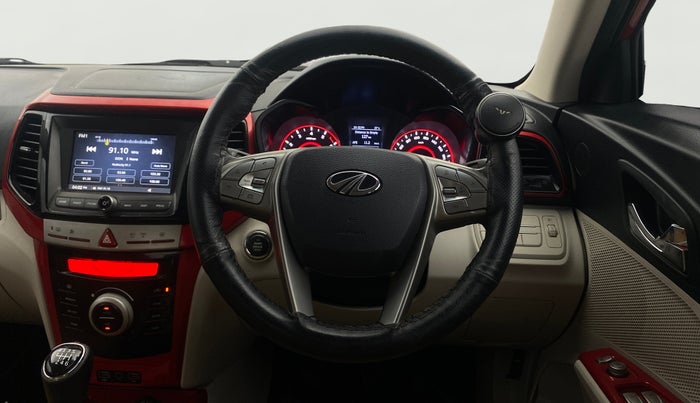 2021 Mahindra XUV300 W8 1.2 PETROL, Petrol, Manual, 55,848 km, Steering Wheel Close Up
