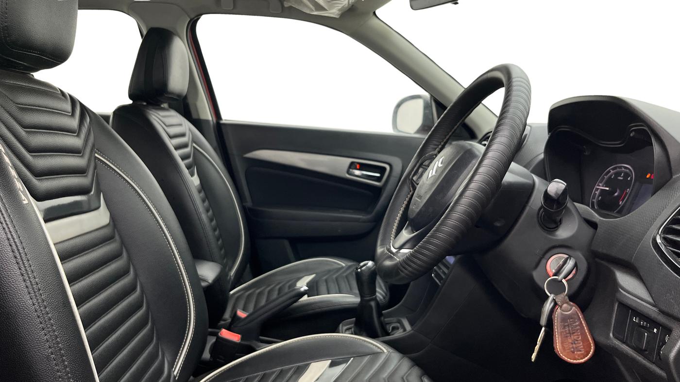 2018 Maruti Vitara Brezza ZDI, Diesel, Manual, 88,822 km, Right Side Front Door Cabin