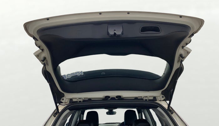 2018 Jeep Compass LIMITED (O) 2.0 DIESEL, Diesel, Manual, 85,932 km, Boot Door Open