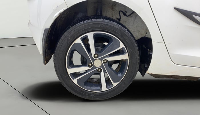 2023 Tata ALTROZ  XZ PLUS (S) , Diesel, Manual, 45,559 km, Right Rear Wheel