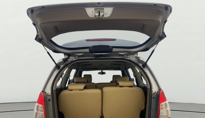 2015 Toyota Innova 2.5 VX 8 STR, Diesel, Manual, 1,02,630 km, Boot Door Open