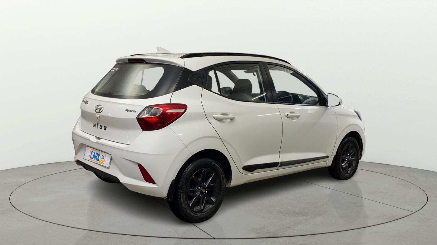 2021 Hyundai GRAND I10 NIOS SPORTZ 1.2 KAPPA VTVT, Petrol, Manual, 31,481 km, Right Back Diagonal