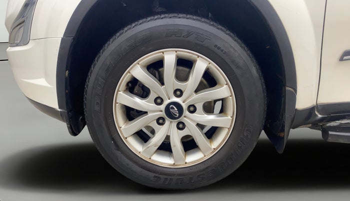 2017 Mahindra XUV500 W10 AT, Diesel, Automatic, 76,548 km, Left Front Wheel