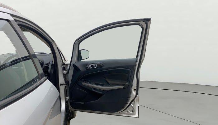 2018 Ford Ecosport TITANIUM 1.5L DIESEL, Diesel, Manual, 1,37,816 km, RHS Front Door