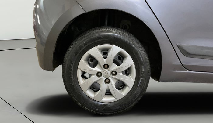 2017 Hyundai Elite i20 MAGNA EXECUTIVE 1.2, Petrol, Manual, 1,06,800 km, Right Rear Wheel