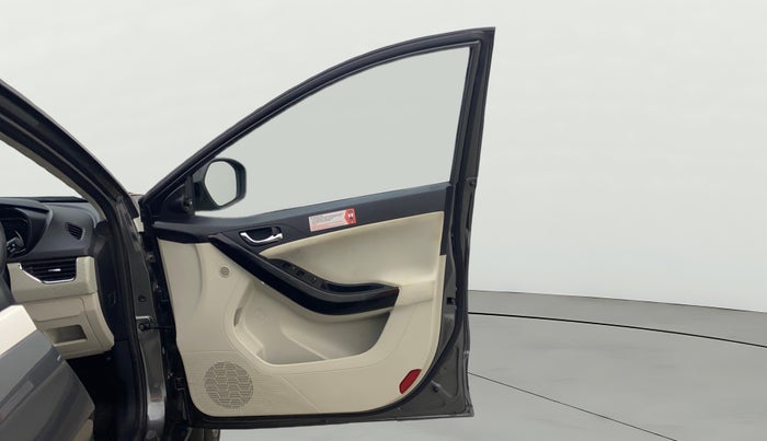 2023 Tata NEXON XZA PLUS SUNROOF PETROL, Petrol, Automatic, 6,087 km, RHS Front Door