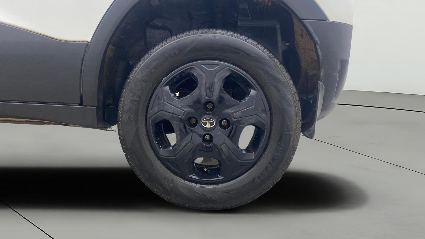 2022 Tata PUNCH ACCOMPLISHED MT, Petrol, Manual, 34,966 km, Left Rear Wheel