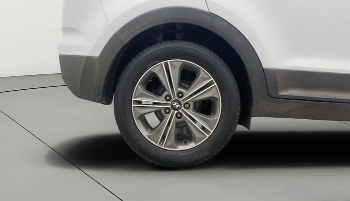 2017 Hyundai Creta SX PLUS AT 1.6 DIESEL, Diesel, Automatic, 1,27,708 km, Right Rear Wheel