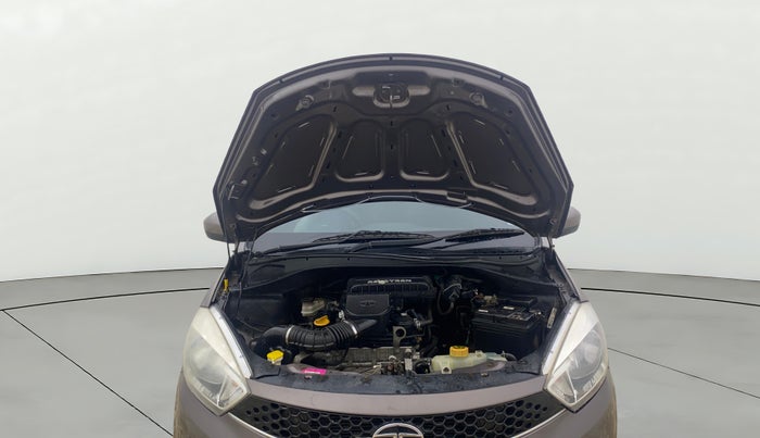 2017 Tata Tiago XT PETROL, Petrol, Manual, 30,618 km, Open Bonet