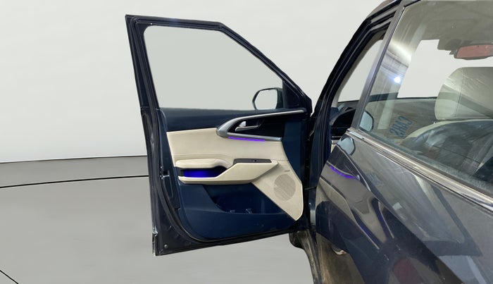 2023 KIA CARENS LUXURY PLUS 1.5 TURBO PETROL DCT 7 STR, Petrol, Automatic, 35,854 km, LHS Front Door