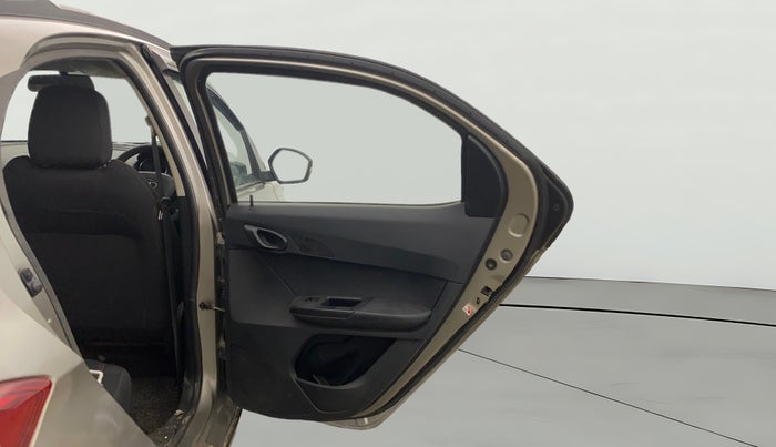 2019 Tata TIAGO NRG PETROL, CNG, Manual, 1,03,582 km, RHS Rear Door