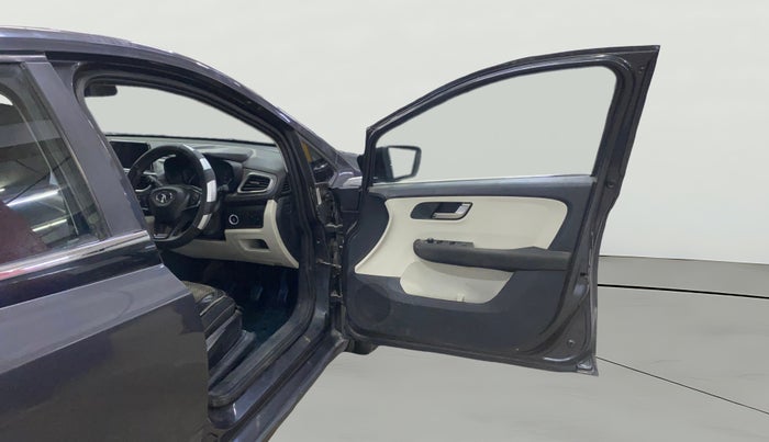 2021 Tata ALTROZ XZ PETROL, Petrol, Manual, 59,885 km, RHS Front Door