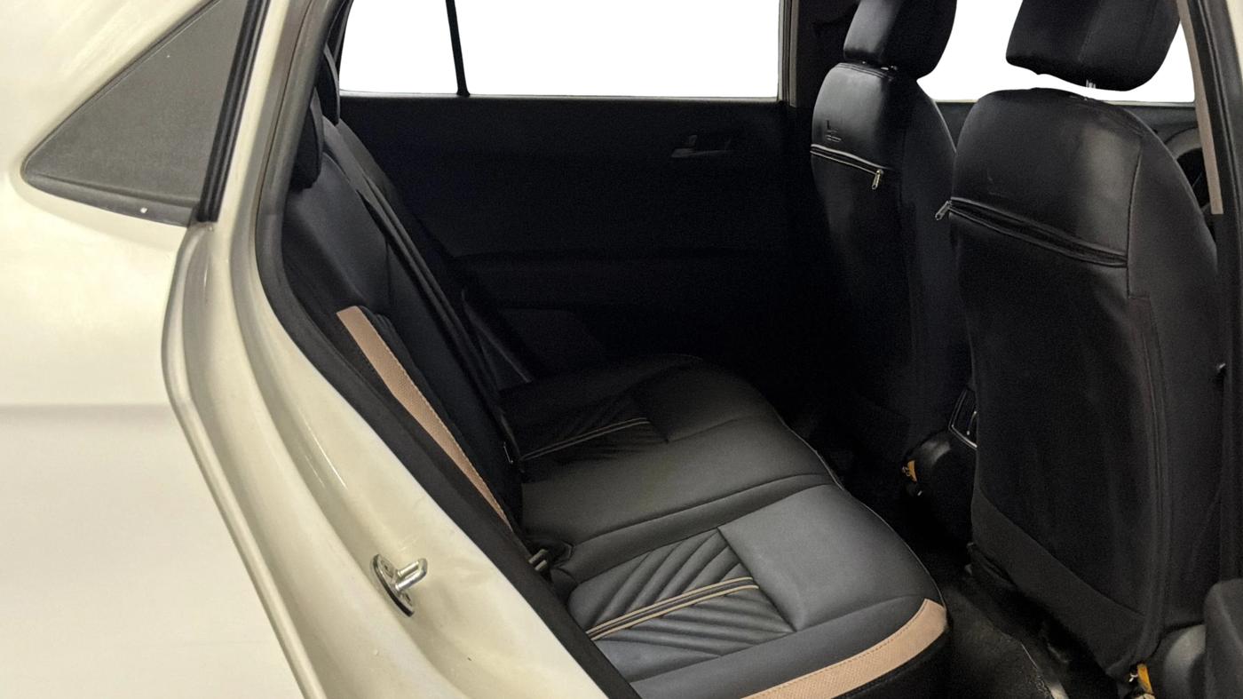 2016 Hyundai Creta  SX 1.6 Petrol , Petrol, Manual, 1,31,850 km, Right Side Rear Door Cabin
