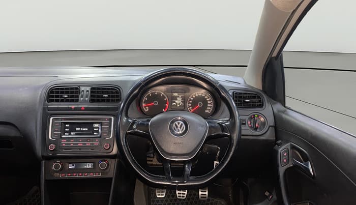 2017 Volkswagen Vento HIGHLINE 1.6 MPI, Petrol, Manual, 49,026 km, Steering Wheel Close Up