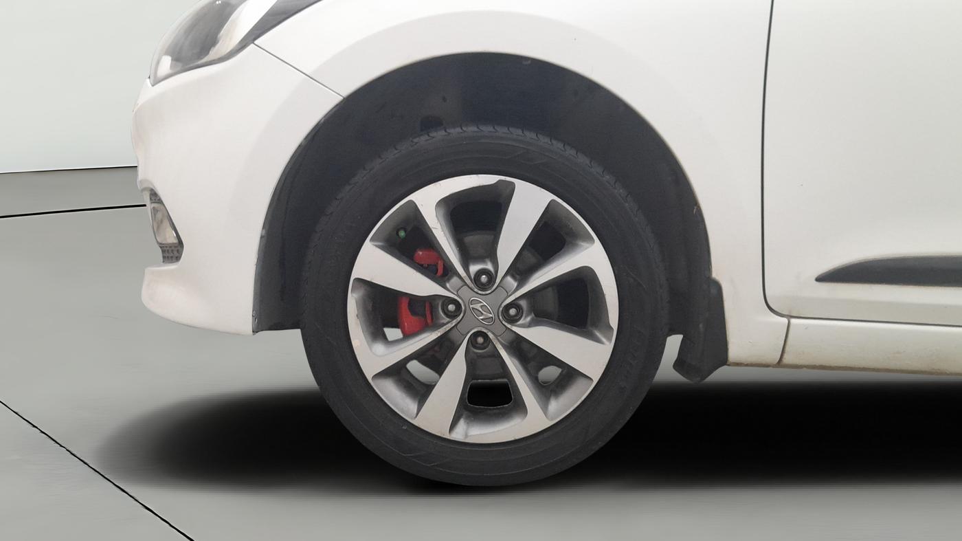 2015 Hyundai Elite i20 SPORTZ 1.2 (O), Petrol, Manual, 99,365 km, Left Front Wheel