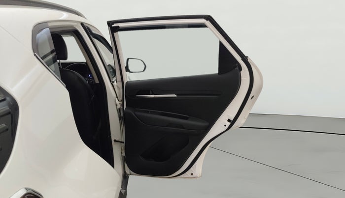 2023 KIA SONET HTK PLUS 1.0 IMT, Petrol, Manual, 28,540 km, RHS Rear Door