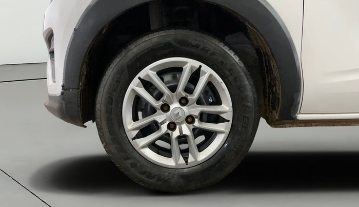 2022 Renault TRIBER RXT, Petrol, Manual, 1,01,614 km, Left Front Wheel