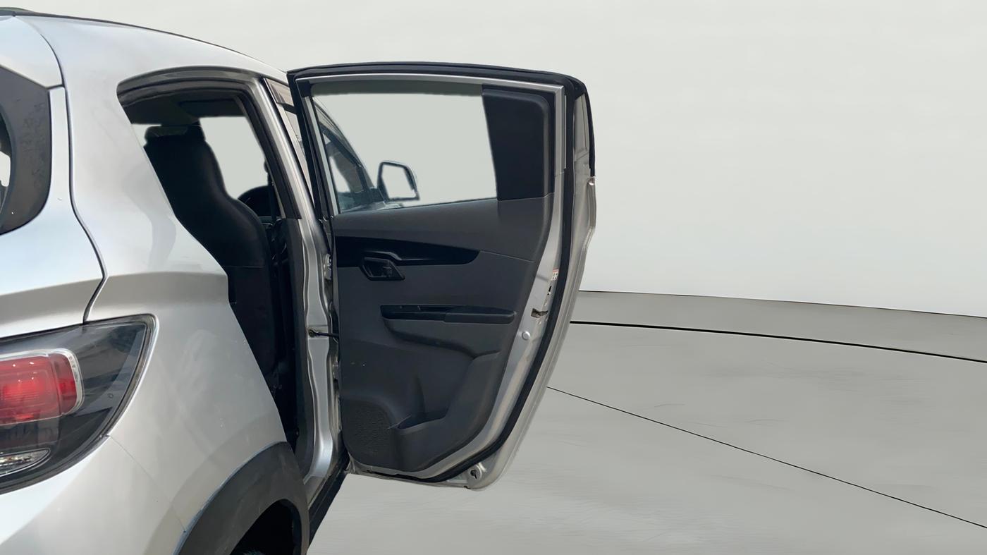 2017 Mahindra KUV 100 NXT K4+ D 6 STR, Diesel, Manual, 50,833 km, RHS Rear Door