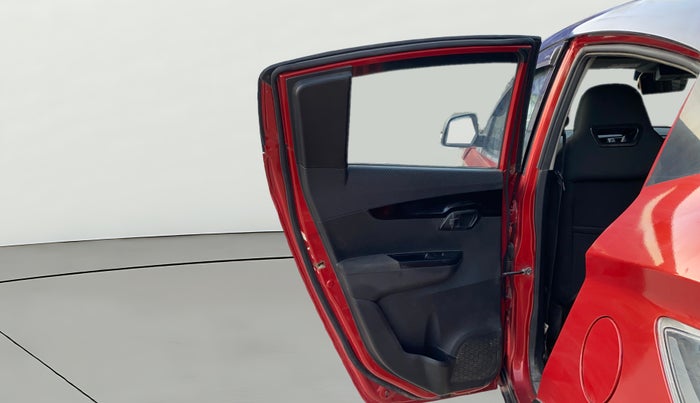 2018 Mahindra KUV 100 NXT K8 P 6 STR DUAL TONE, Petrol, Manual, 92,567 km, LHS Rear Door