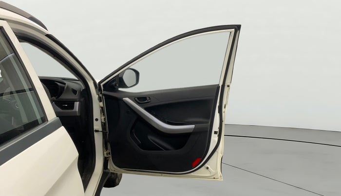 2020 Tata NEXON XM PETROL, Petrol, Manual, 27,363 km, RHS Front Door