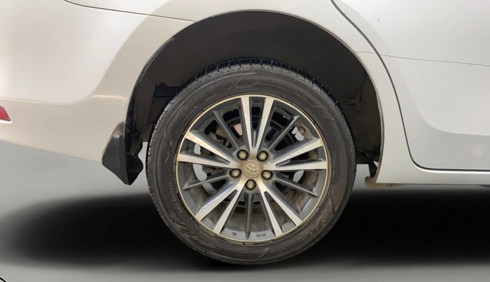 2017 Toyota Corolla Altis GL PETROL, Petrol, Manual, 78,724 km, Right Rear Wheel