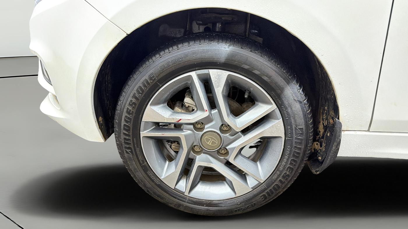 2022 Tata TIGOR XZA PLUS PETROL, Petrol, Automatic, 31,815 km, Left Front Wheel