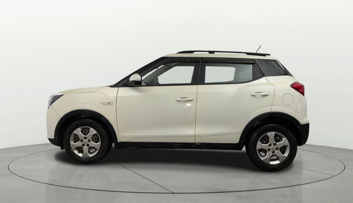 2022 Mahindra XUV300 W6 1.2 PETROL AMT, Petrol, Automatic, 89,973 km, Left Side