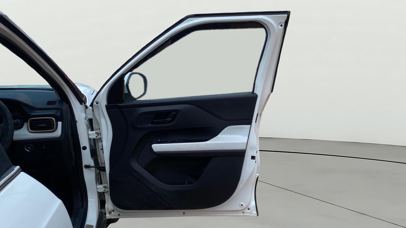 2021 Tata PUNCH ACCOMPLISHED AMT, Petrol, Automatic, 30,122 km, RHS Front Door
