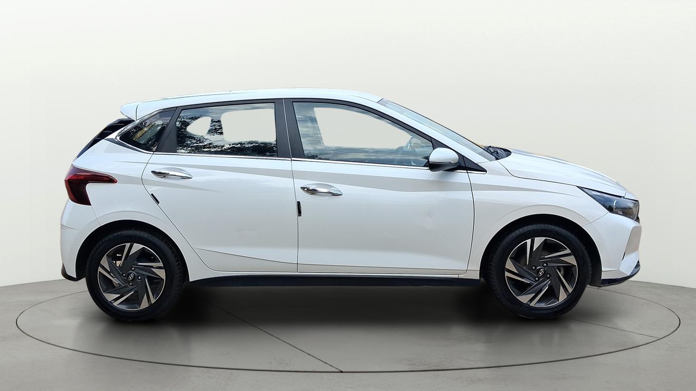 2021 Hyundai NEW I20 ASTA 1.2 MT, Petrol, Manual, 1,05,761 km, Right Side View