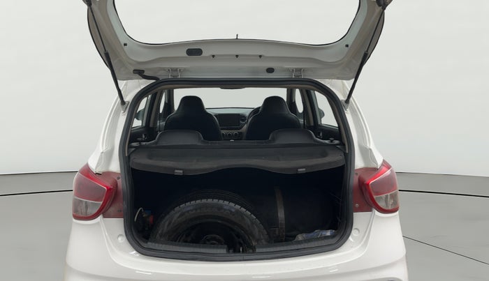 2018 Hyundai Grand i10 SPORTZ 1.2 KAPPA VTVT, CNG, Manual, 50,833 km, Boot Open Zoomed View