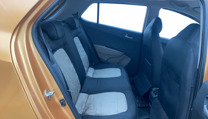 2015 Hyundai Grand i10 ASTA AT 1.2 KAPPA VTVT, Petrol, Automatic, 74,441 km, Right Side Rear Door Cabin