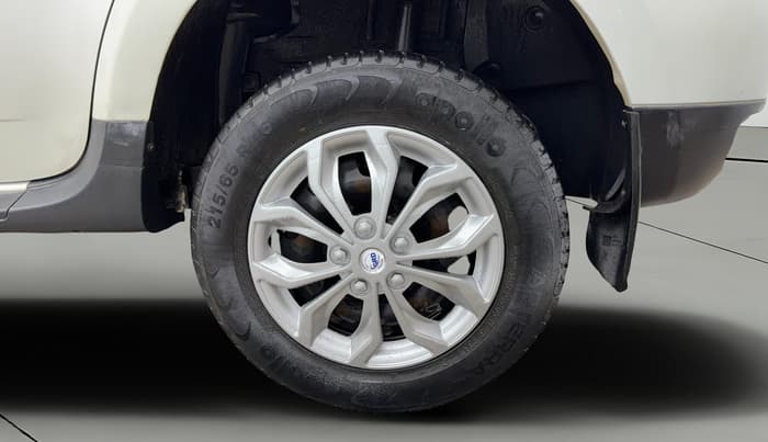 2016 Renault Duster RXE PETROL, Petrol, Manual, 49,565 km, Left Rear Wheel