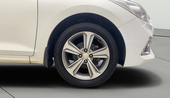 2018 Hyundai Verna 1.6 VTVT SX (O) AT, Petrol, Automatic, 77,959 km, Right Front Wheel